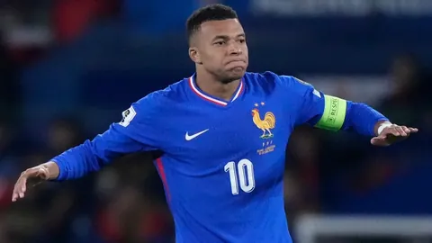 “乒超总决赛今日开赛，樊振东王楚钦半决赛对决将至——广州日报独家报道”